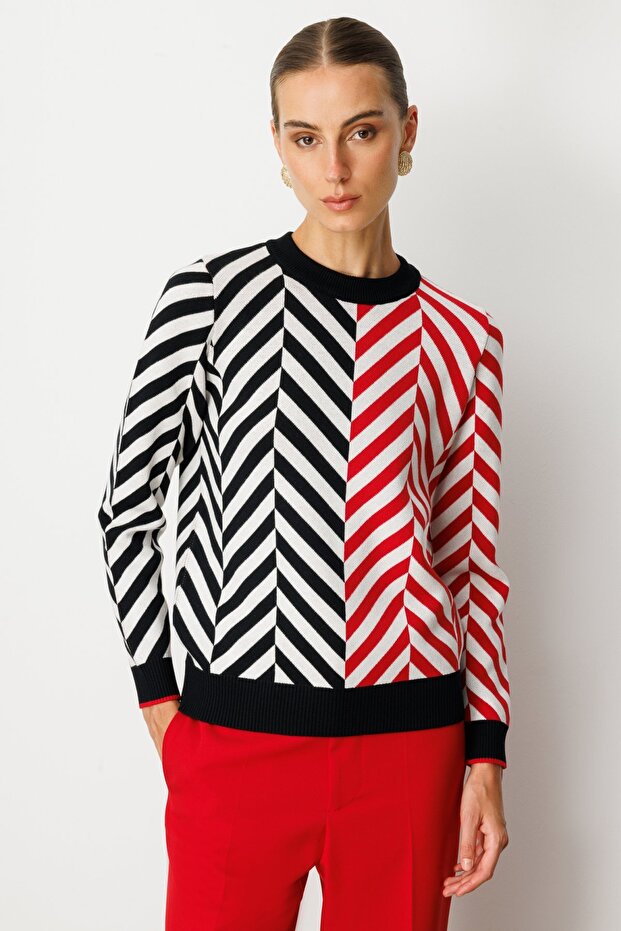Zigzag Patterned Crew Neck Knit Sweater-65308 - 1