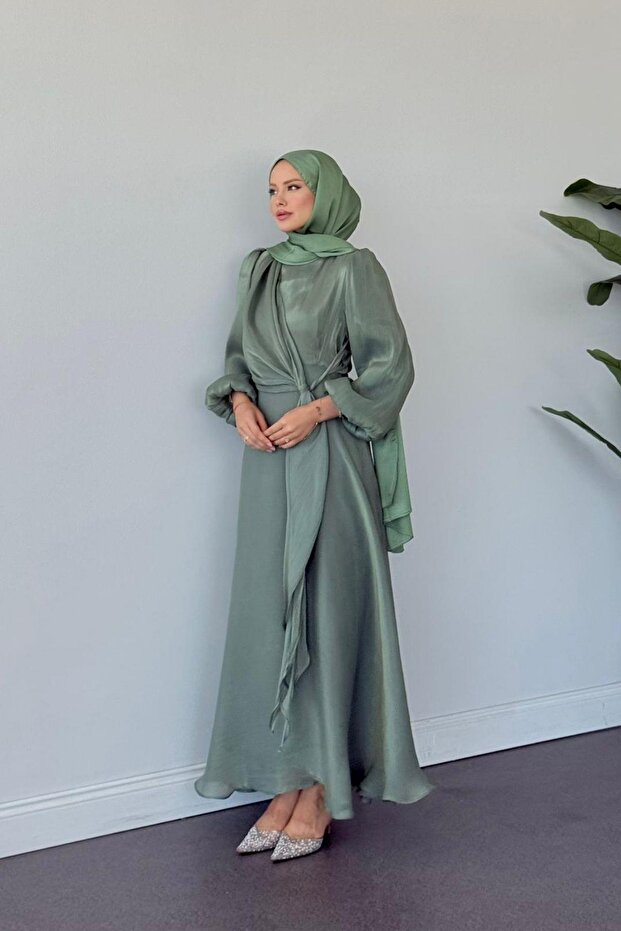 Роклята „Минт“ - 3