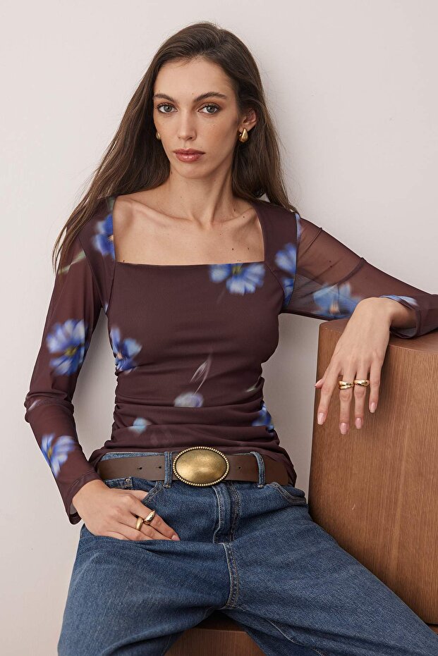 Kahverengi Baskılı Büzgü/Drape Detaylı Fitted/Vücuda Oturan Uzun Kollu Örme Bluz TWOAW26BZ00132 - 1