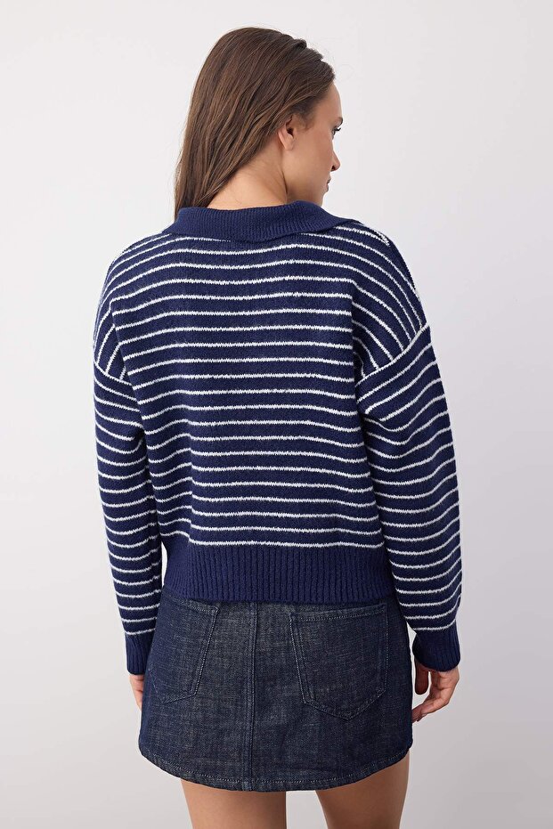 Wardrobe Essentials Lacivert*001 Yumuşak Dokulu Çizgili Geniş Kalıp Basic Triko Kazak TWOAW26KZ00087 - 4