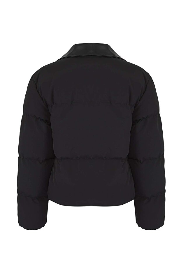 Siyah Oversize Kalıp Yakası Suni Deri Detaylı Şişme Mont TWOAW26MO00140 - 8