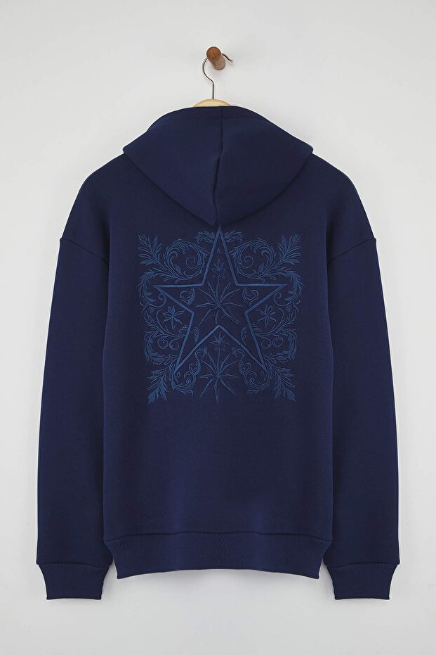 Lacivert Oversize/Geniş Kesim Sırtı Nakış Detaylı Kapüşonlu Sweatshirt TMNAW25SW00142 - 8