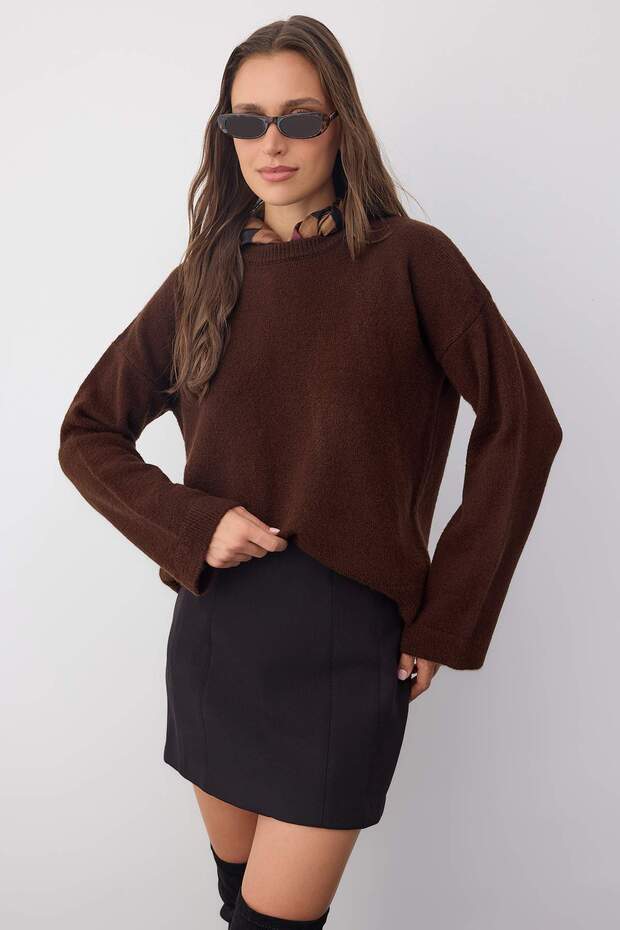 Wardrobe Essentials Kahverengi Yumuşak Dokulu Geniş Kalıp Basic Triko Kazak | TWOAW26KZ00088 - 1