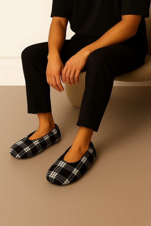 Men's Booties Slippers Foldable Bag Portable Home Flats Non-Slip No Sound Sole
