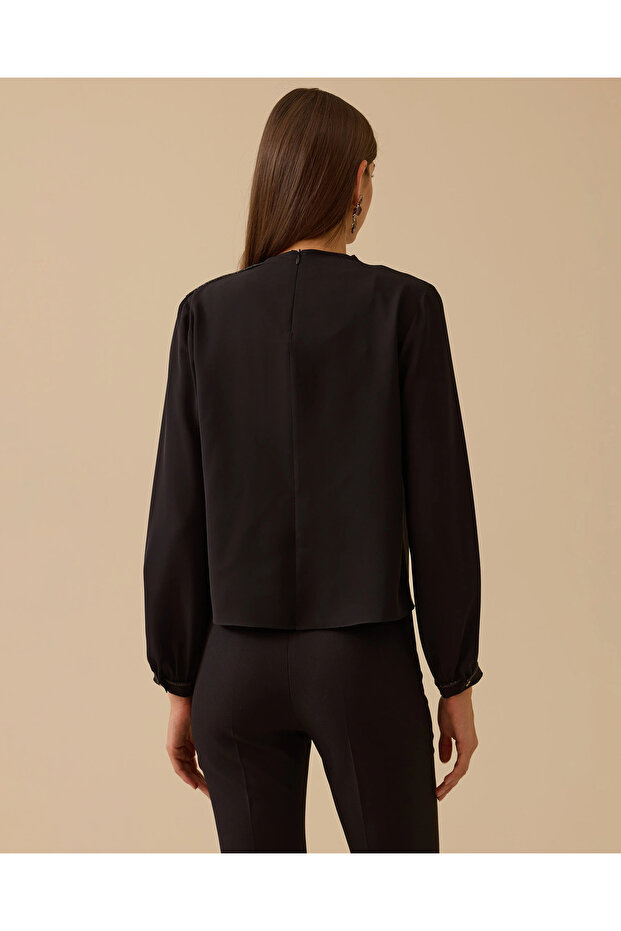 Dik Yaka Drape Detaylı Bluz - 3