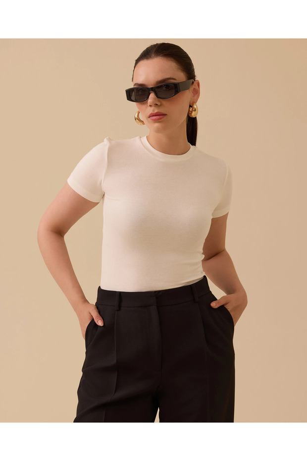 Yuvarlak Yaka Kısa Kollu Basic Tişört - 1
