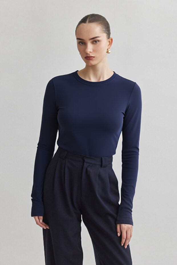 طاقم الرقبة الأساسية طويلة الأكمام الجسم - 2