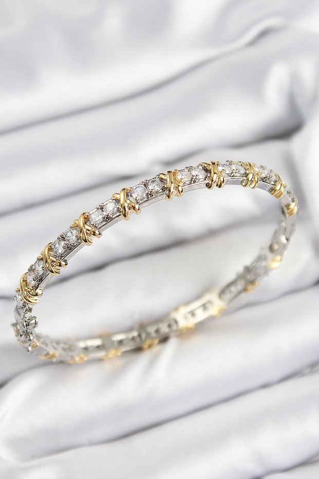 Brass Zircon Stone Xoxo Bracelet for Women, Stylish and Durable Jewelry
