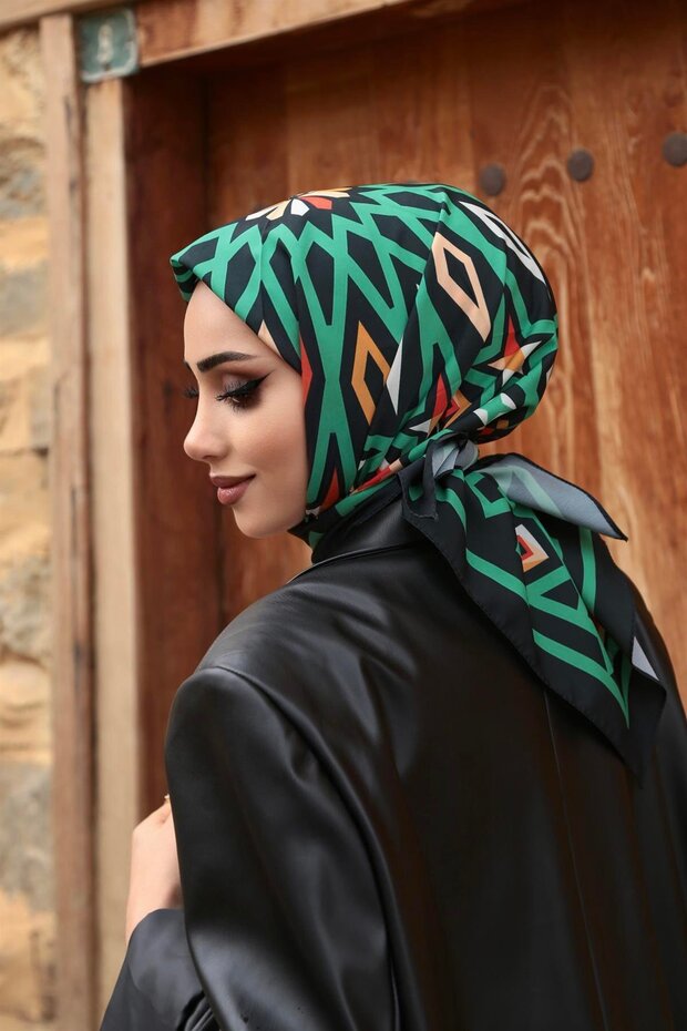 وشاح منقوش من بيرج