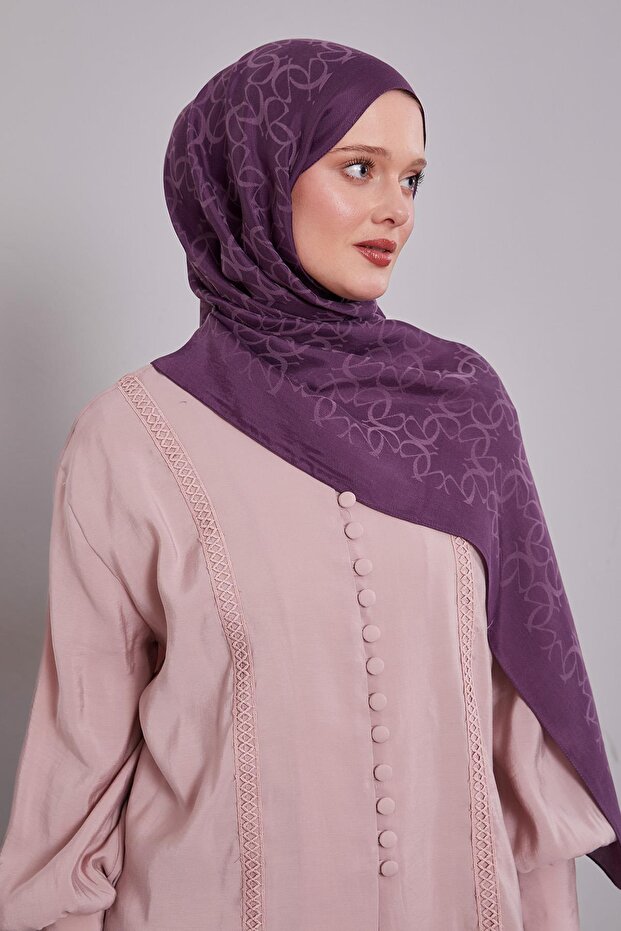 شال غرازيا بنمط هندسي أرجواني - 1