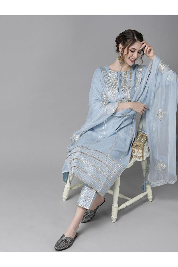 مجموعة تي شيرتات أساسية - 1