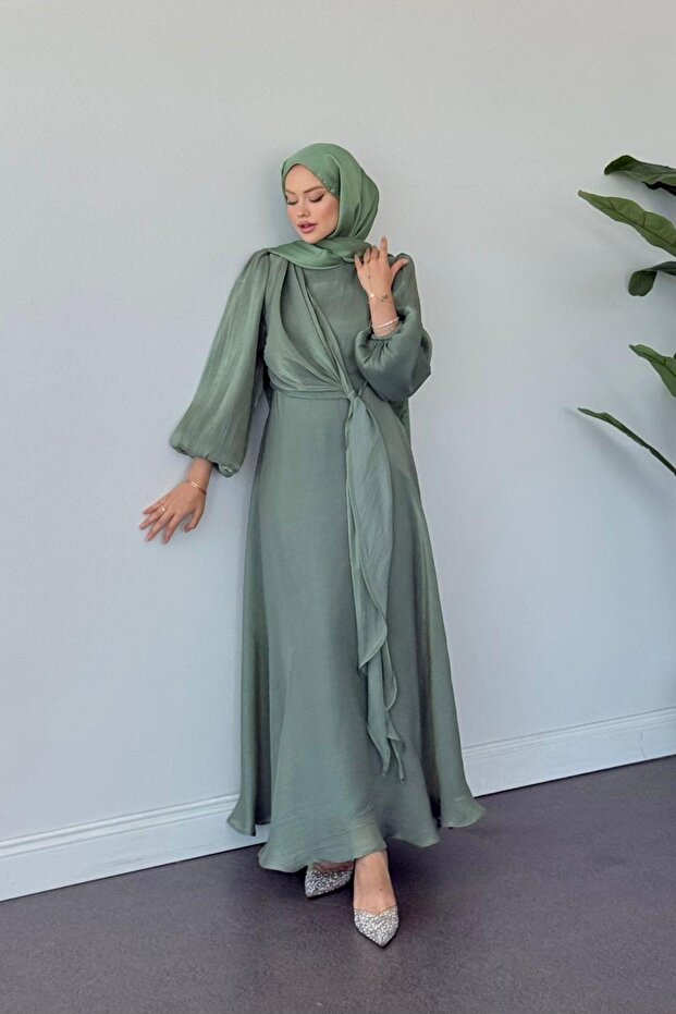 Роклята „Минт“ - 4