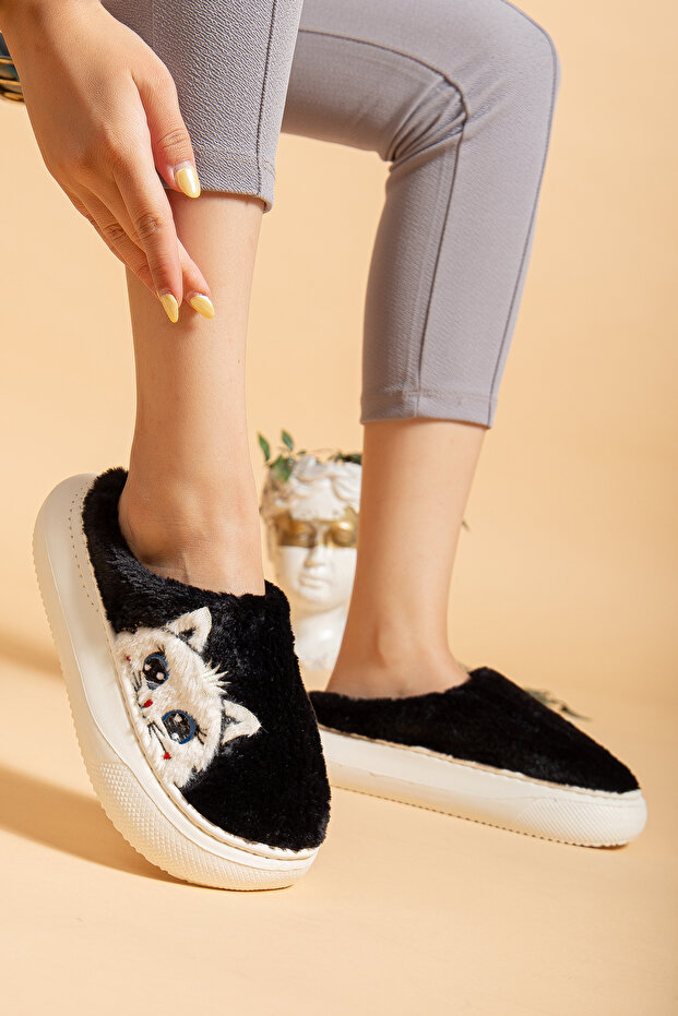 Women's Kitten Patterned Plush Soft Lightweight Soundproof Non-Slip Eva Sole Winter Indoor Slippers