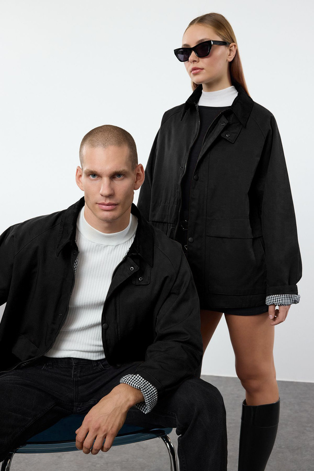 Siyah Regular Fit Kadife Yaka Detaylı Unisex Mevsimlik Mont TMNAW25MO00017 - 6