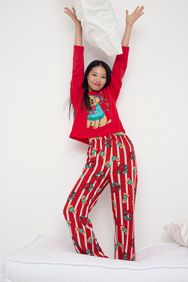 Teen Kırmızı Üst Örme Alt Dokuma Köpek Baskılı ve Yılbaşı Temalı Pijama Takımı THMAW26PT00044 - 2