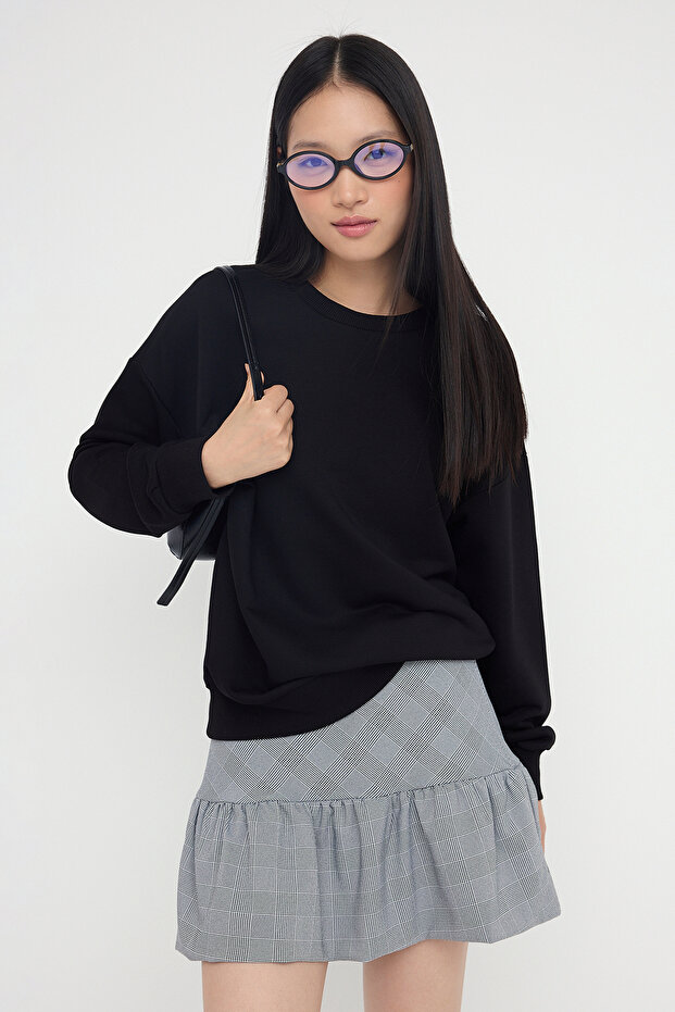 Siyah Oversize/Bol Kesim Bisiklet Yaka Kalın Şardonsuz Örme Sweatshirt TWOAW26SW00029 - 2