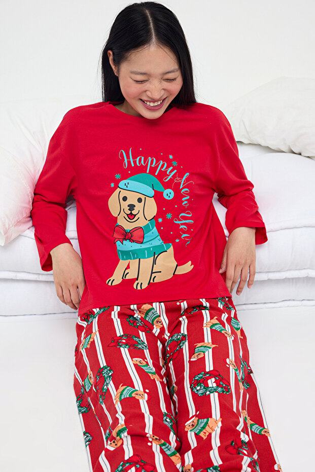 Teen Kırmızı Üst Örme Alt Dokuma Köpek Baskılı ve Yılbaşı Temalı Pijama Takımı THMAW26PT00044 - 1