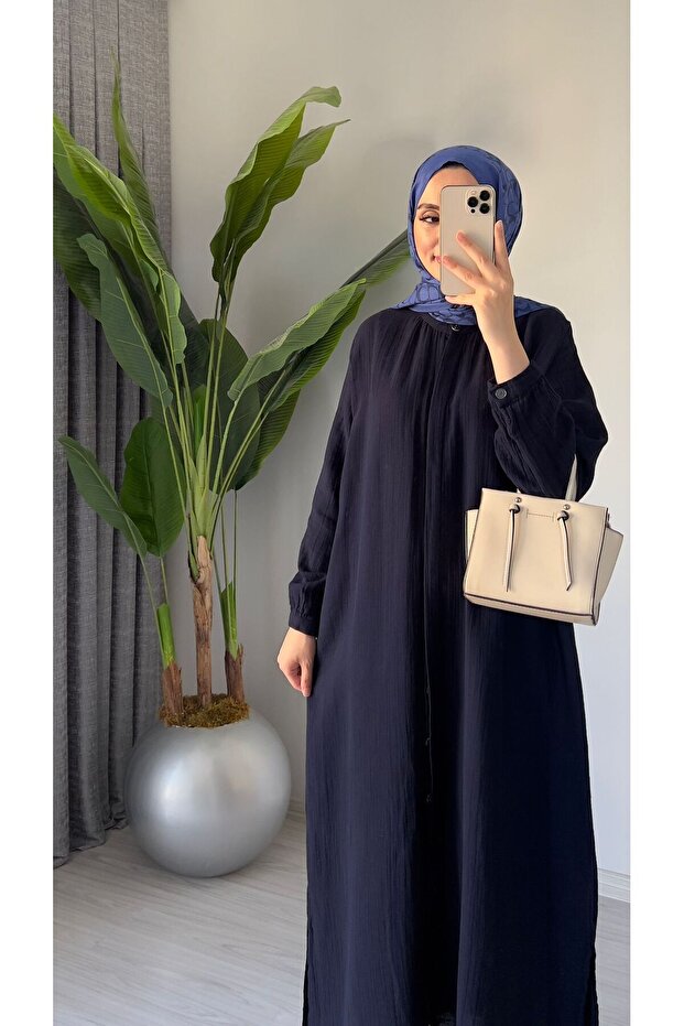 سترة نسائية صيفية طويلة من الموسلين باللون الأزرق الداكن