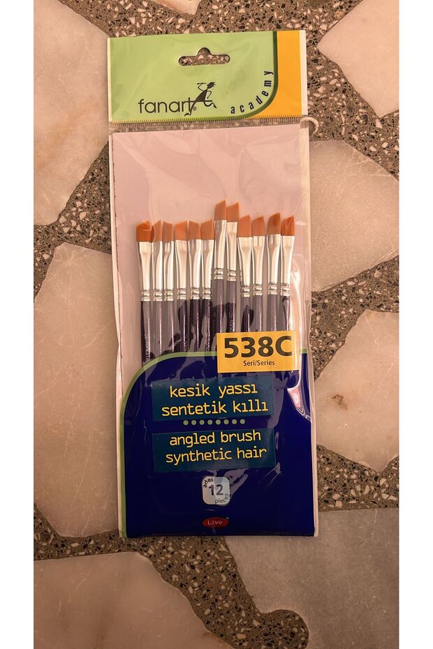 Academy Series 537C Synthetic Bristle Cat Tongue Fi Pack