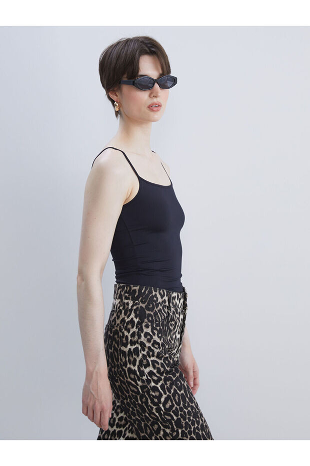 Rmz Gi̇yi̇m Farkiyla Square Roba Collar Rope Strap Women's Undershirt
