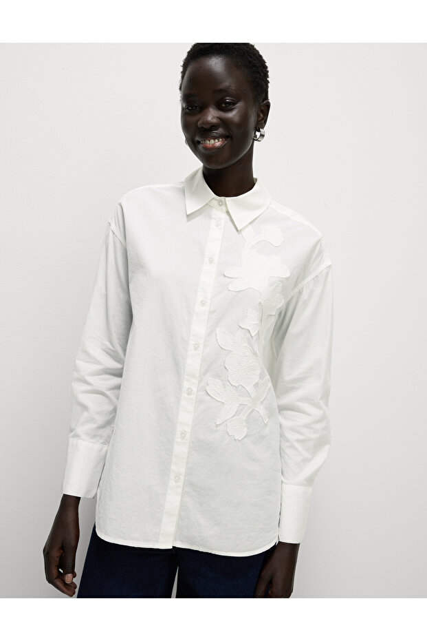 Saf Pamuklu Aplikeli Düğmeli Gömlek - 5