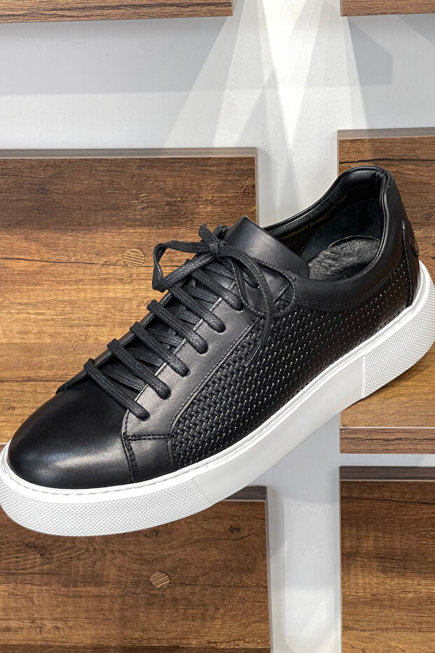 Special Design Rubber Sole Lace-Up Black Leather Sneaker Shoes