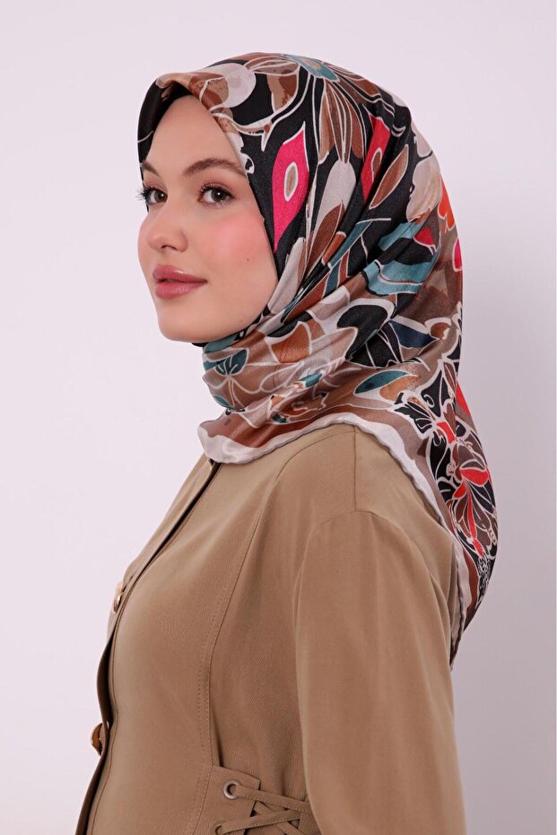 Leaf Pattern Sparkling Crystal Scarf - 1