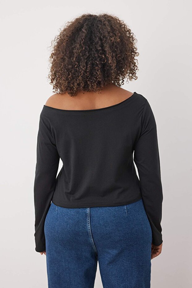Siyah-Beyaz 2'li Paket %100 Pamuk Asimetrik Kayık Yaka Crop Örme T-Shirt TBBAW26BF00001 - 6