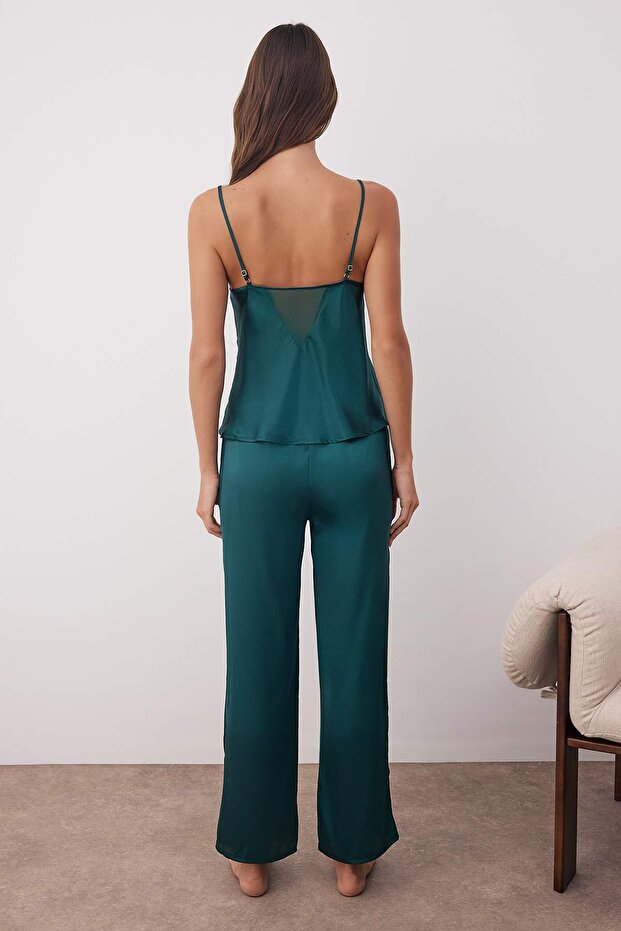 Zümrüt Yeşili Dantel ve Tül Detaylı Saten Dokuma Pijama Takımı THMAW26PT00008 - 4