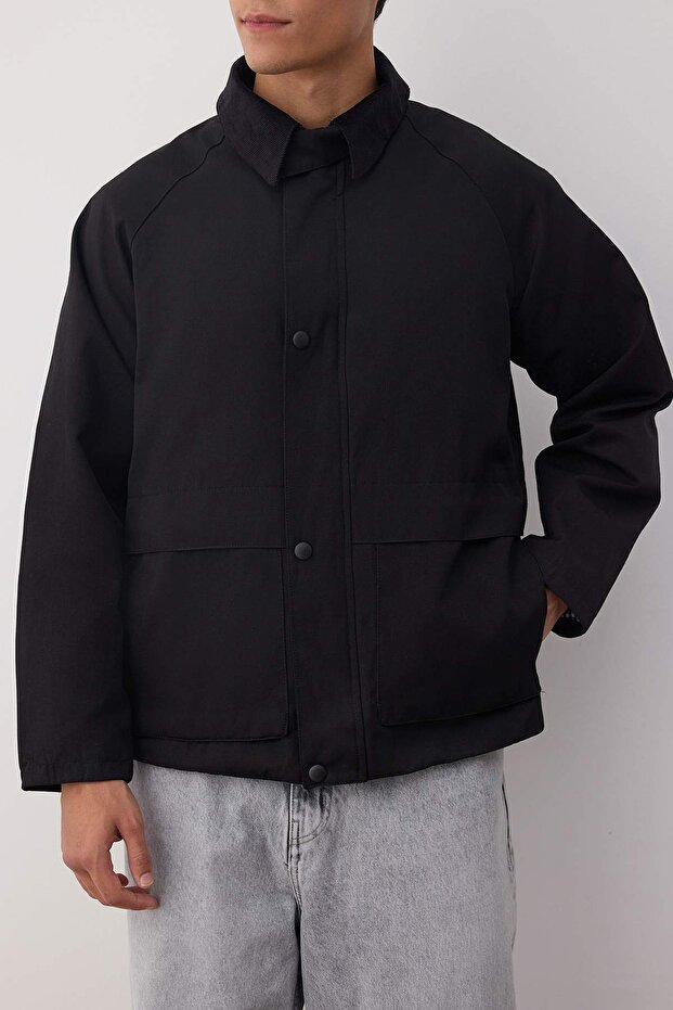 Siyah Regular Fit Kadife Yaka Detaylı Unisex Mevsimlik Mont TMNAW25MO00017 - 3