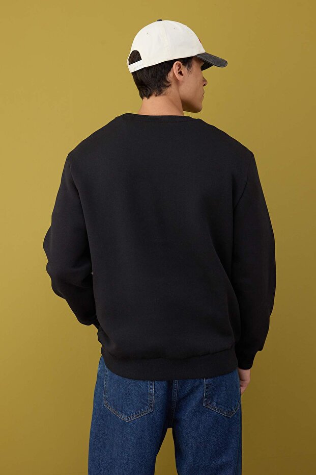 Siyah Regular/Normal Kesim Bisiklet Yaka Kalın/İçi Şardonlu Sweatshirt TMNAW26SW00018 - 8