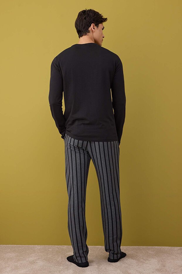 Siyah - Antrasit Regular Fit Çizgili Dokulu Örme Pijama Takımı TMNAW26PT00006 - 4