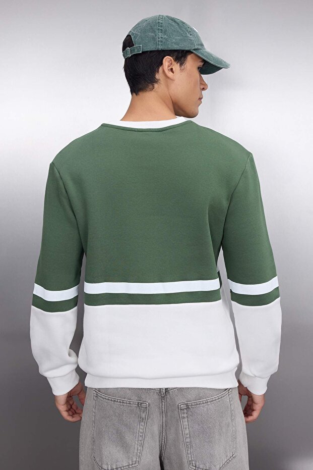 Haki Regular/Normal Kesim Uzun Kollu Baskılı Panelli Sweatshirt TMNAW23SW00140 - 4