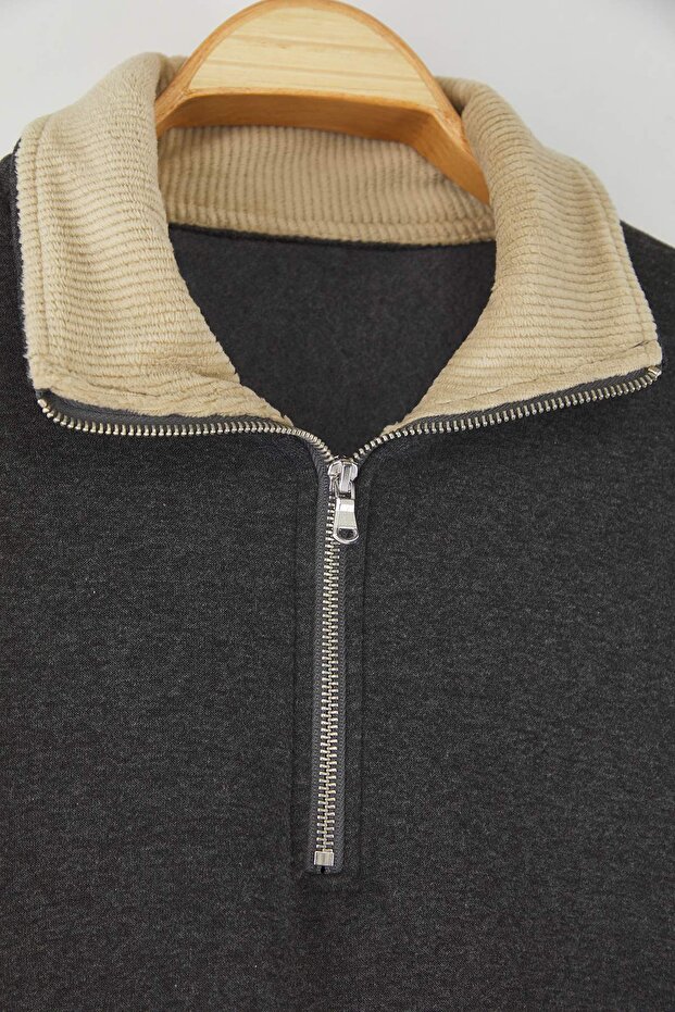 Antrasit Yaka Detaylı Dik Yaka Yeni Oversize/Geniş Kesim İçi Polarlı Sweatshirt TMNAW26SW00003 - 6