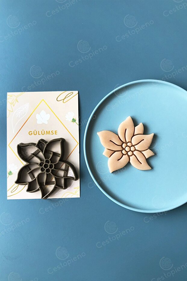 Edelweiss Flower Cookie Mold and 'smile' Motto Card