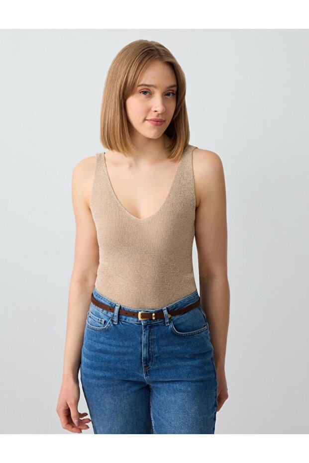 Altın V Yaka Ajurlu Triko Atlet - 1