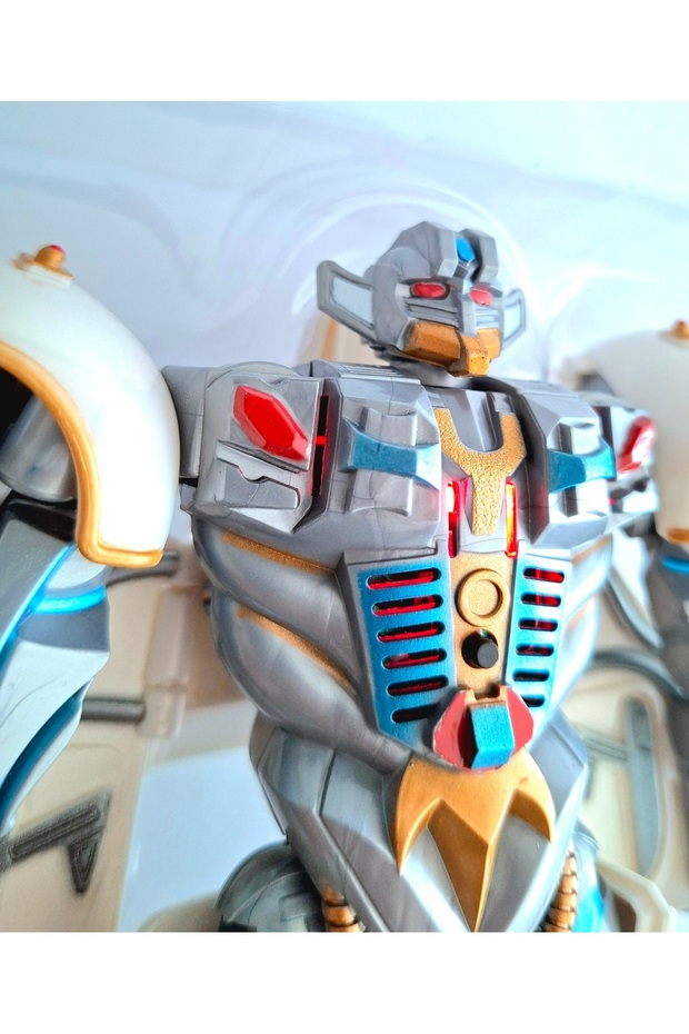 Oyuncak Transformers Tarzı Arabaya Dönüşen Sesli ve Işıklı Robot 19cm Dönüşüm Robot Oyuncak - 3