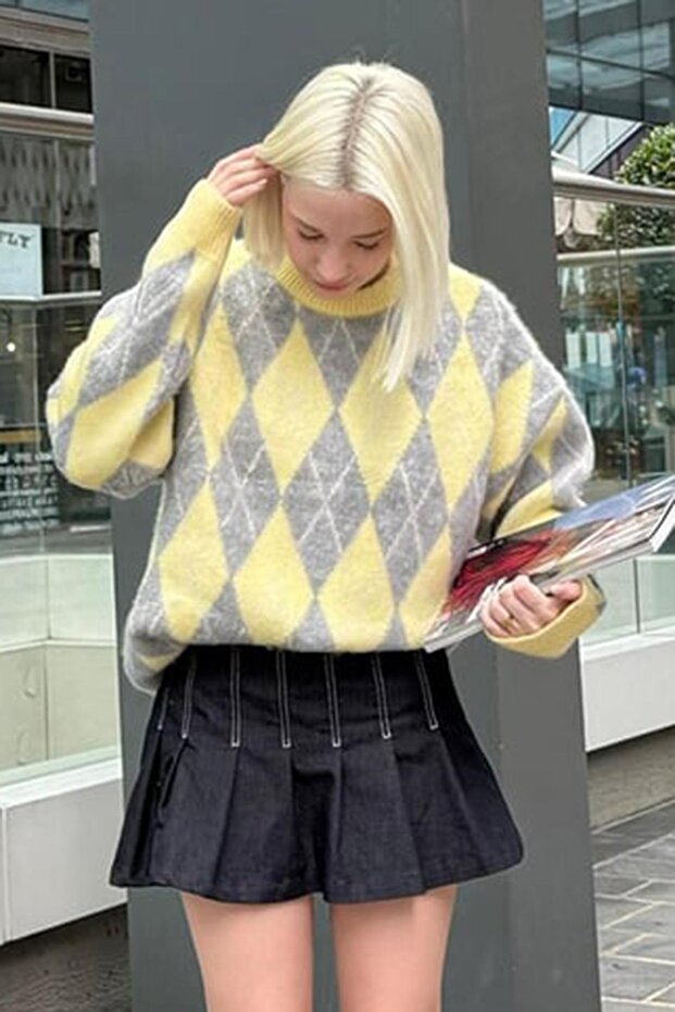 Yellow Crew Neck Raised Diamond Pattern Sweater Mg2493
