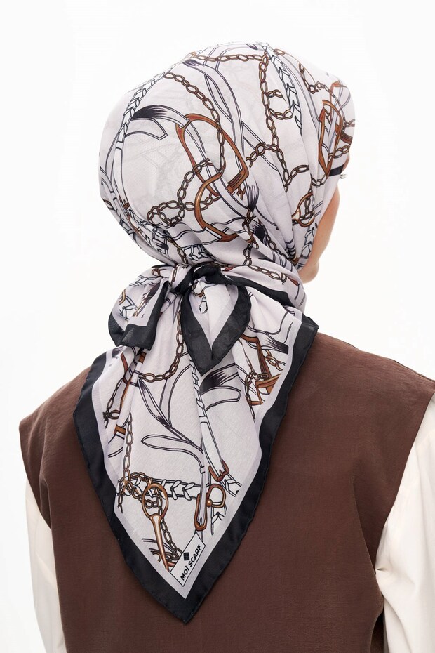 Chaine Eternelle Superior Soft Chain Patterned Square Scarf Gray - 5