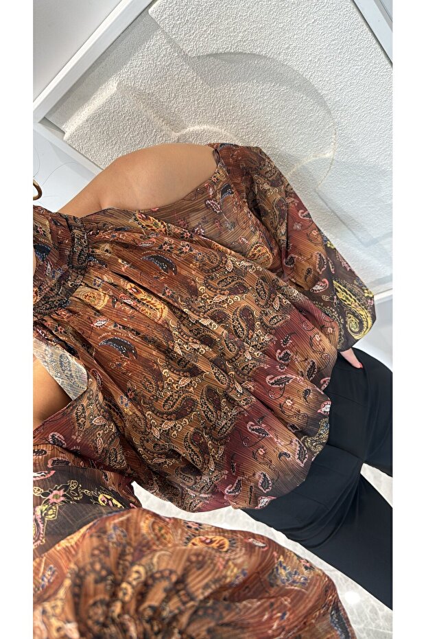 Patterned Chiffon Cold-Shoulder Blouse - 3