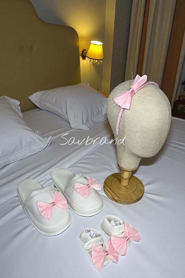 Bow Feathered Mother Maternity Slippers Crown and Booties Maternity Set (Set of 3)