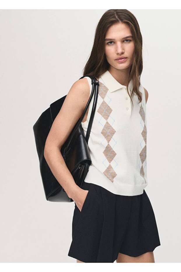 Polo Neck Vest with Diamond Pattern