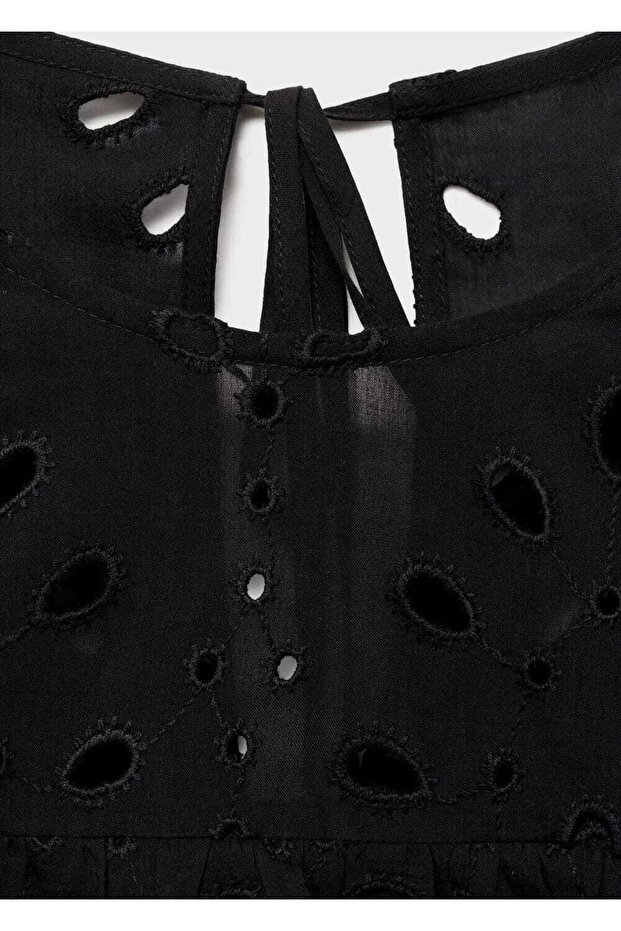 İşlemeli delikli volanlı bluz - 7