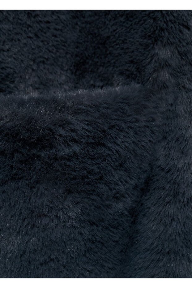 Kürk görünümlü yelek - 4