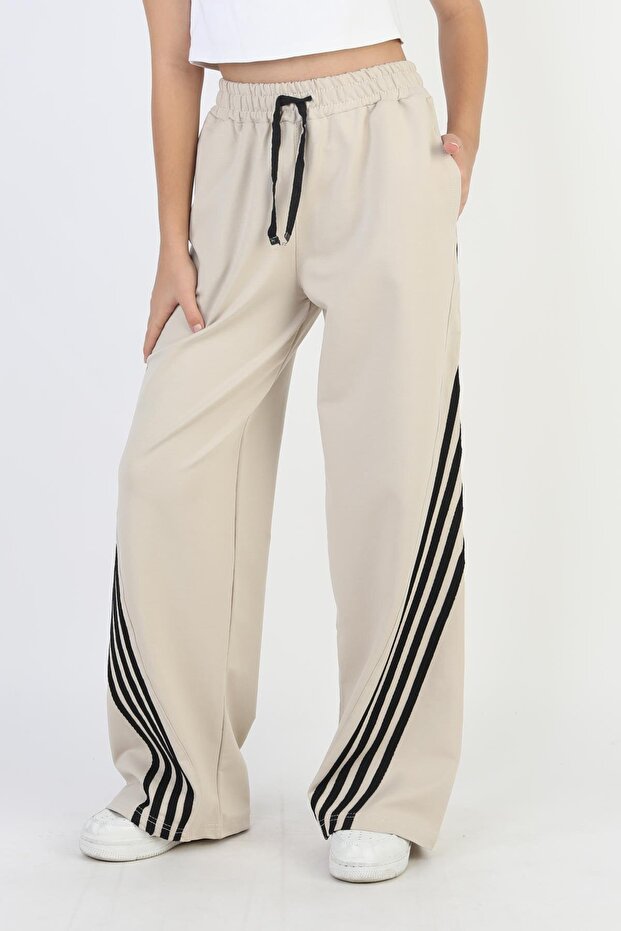 Girl's Casual Cut Combed Cotton Sweatpants with Pockets