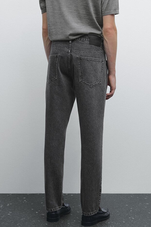 Tapered fit jeans - 3