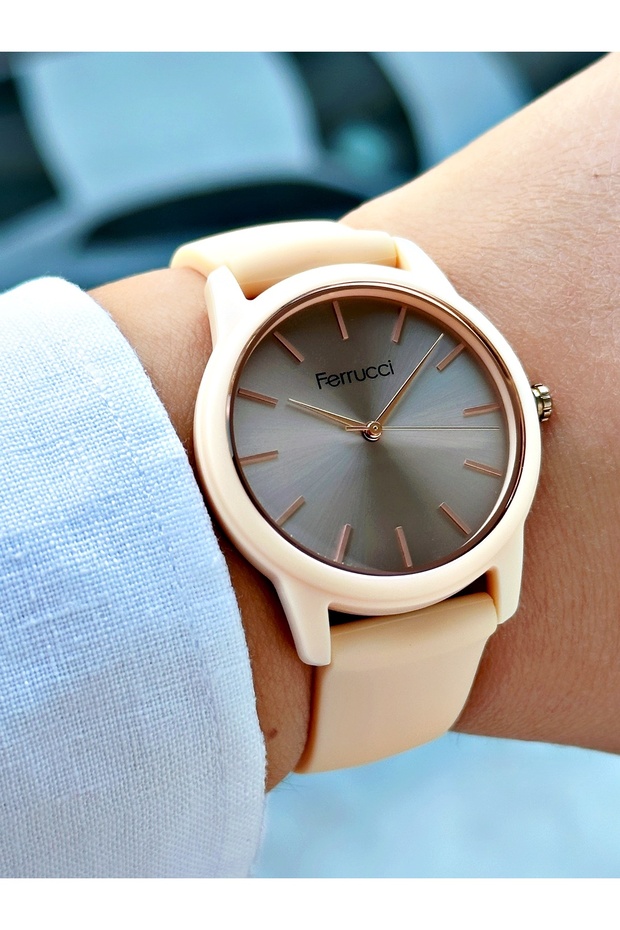 Special Design Silicone Cord Women's Wristwatch