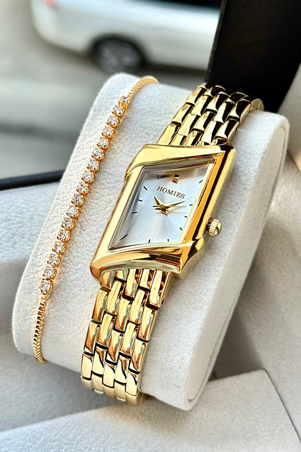 Women's Wristwatch Rectangular Case Steel Cord 3Atm Waterproof Gift Box and Bracelet Gift.