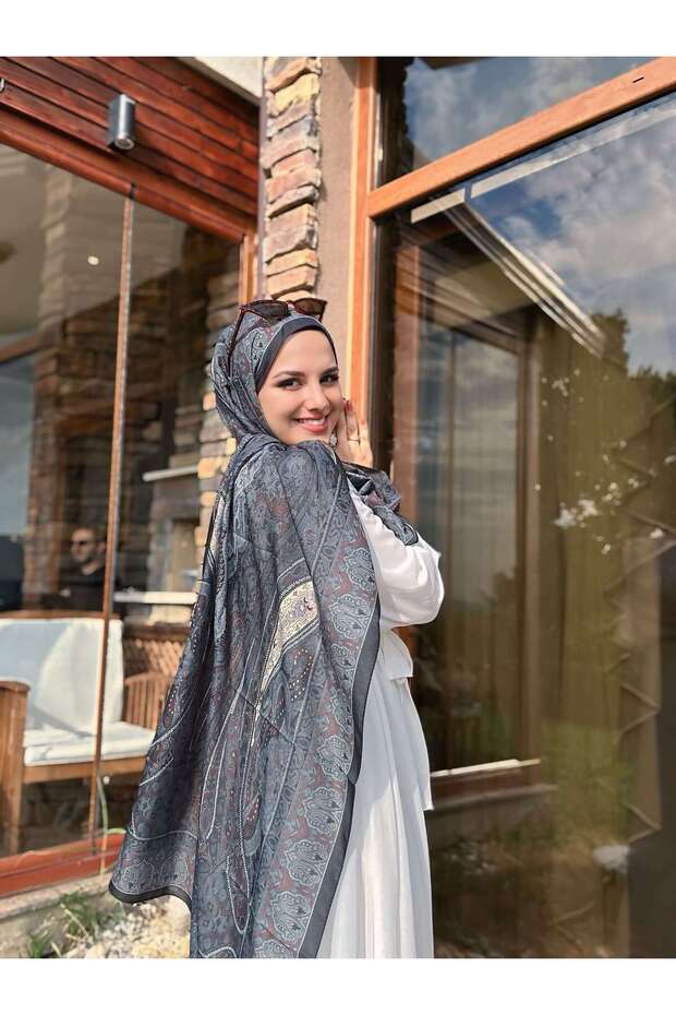 شال ناعم بنمط فيلا - أسود - 2