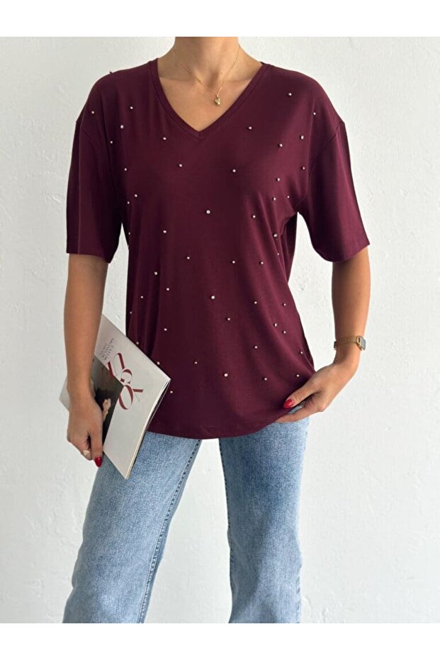 Pearl Sprinkle V-Neck Tee – Maroon
